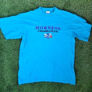 Charlotte Hornets Vintage Emroidered T-Shirt